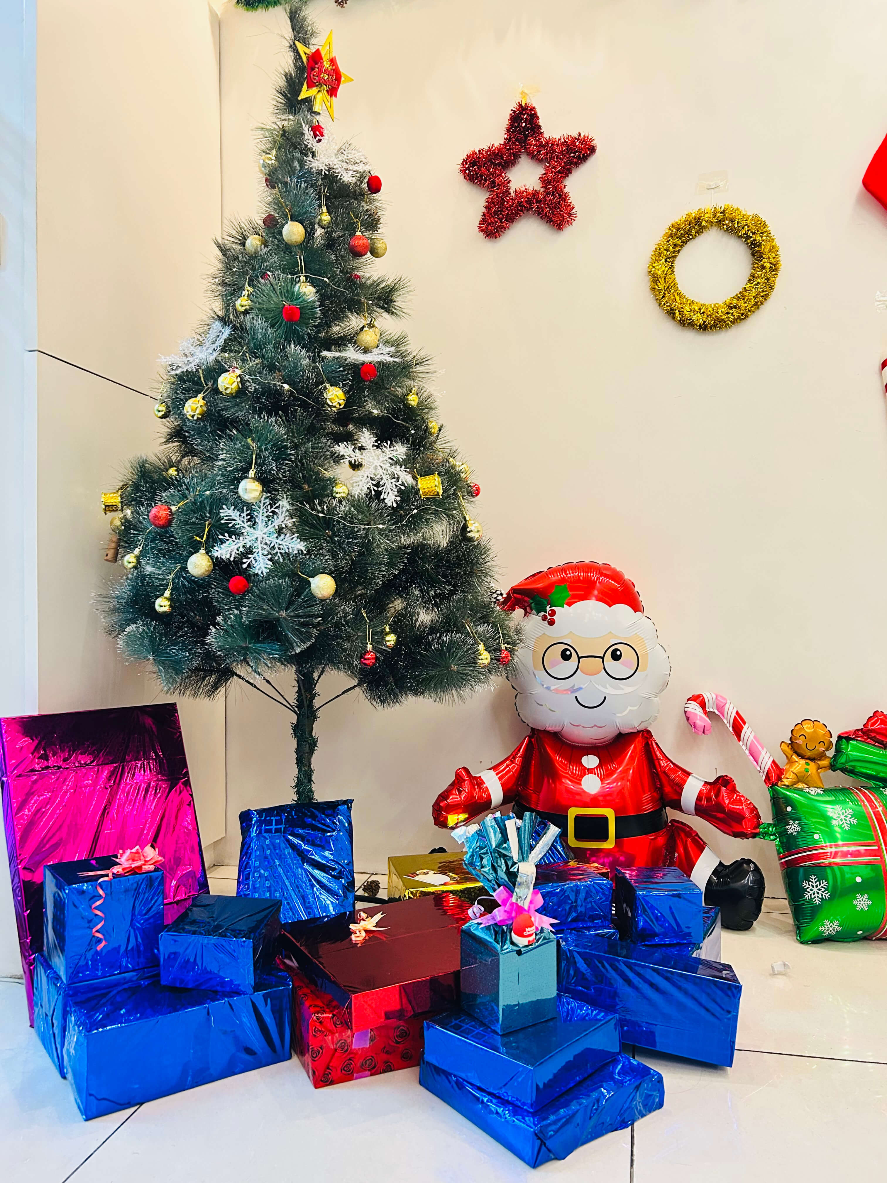 Christmas Office Decor